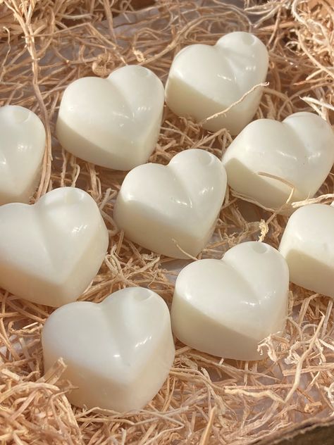 Wax melts to fill your home with a delicious vanilla scent. Perfect for a Mother's Day gift to show her you care. www.etsy.com/shop/cloverwillowwaxworks Wax Melts Recipes, Vanilla Bean Buttercream, Soy Melts, Vanilla Scent, Wax Tarts, Mom Baby, Scented Wax Melts, Sweet Scents, Dye Free