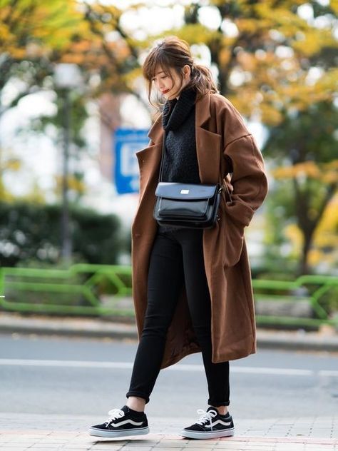 Japan Winter Fashion, Korean Winter Outfits, Japan Outfits, Japan Winter, Korean Fashion Ideas, Korean Fashion Fall, Korean Winter, Korean Fashion Winter, Tokyo Street Fashion