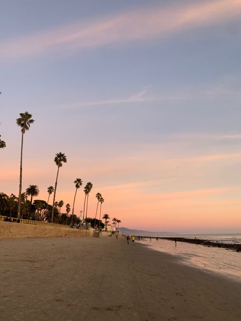 Butterfly Beach Santa Barbara, Santa Barbara Aesthetic, Cali Aesthetic, Los Angeles At Night, Butterfly Beach, Santa Barbara Beach, Time Aesthetic, Pretty View, Summer Internship