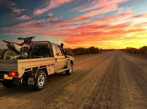 Someone tell Barry this is livin! @lucygoldspink_ #fareanddinkum #livingbarry #youbeauty Landcruiser Ute, Land Cruiser 70 Series, Country Photography, Toyota Landcruiser, Country Lifestyle, Adventure Aesthetic, Western Wall, Back Road, Dirt Road