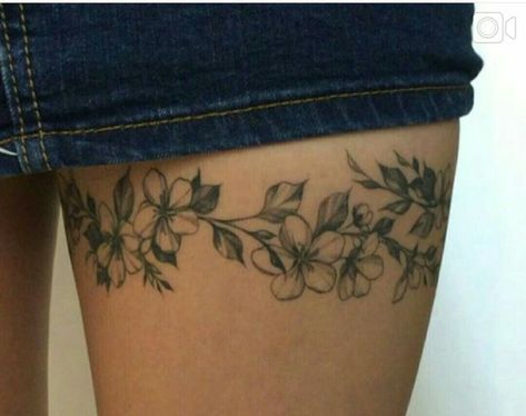 Types Of Flowers Tattoo, Garter Tattoos, Thigh Garter Tattoo, Thigh Band Tattoo, Leg Band Tattoos, Abdomen Tattoo, Thigh Band, Tattoo Band, Garter Tattoo