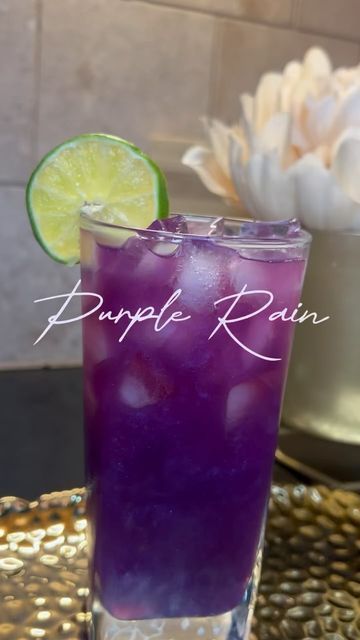 Purple Alcoholic Drinks Parties, Light Purple Alcoholic Drinks, Purple People Eater Cocktail, Alcoholic Drinks Purple, Purple Punch Recipes, Purple Achol Drink, Purple Rain Cocktail, Purple Alcohol, Non Alcoholic Punch