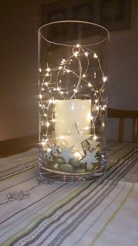 Centerpiece Lighting, Takken Decor, Lighted Centerpieces, Cozy Winter Decor, Birthday Table Decorations, Winter Decor Ideas, Tafel Decor, Vase With Lights, Easy Easter Decorations