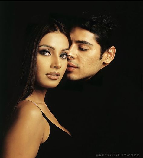 Dino Morea, 90s Couples, Bollywood Retro, Dj Photos, Bipasha Basu, Bollywood Posters, 90s Bollywood, Vintage Bollywood, Pre Wedding Photoshoot