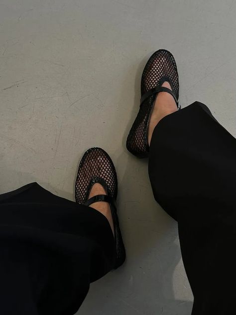 The Mesh Shoe Trend Is One We Never Saw Coming | Who What Wear UK Mesh Shoes Women, Alaia Fishnet Flats Outfit, Alaia Mesh Flats, Shoes Trends 2023 2024, Mesh Shoes Outfit, Mesh Ballet Flats Outfit, Mesh Ballet Flats, Mesh Flats Outfit, Shoe Trends 2024