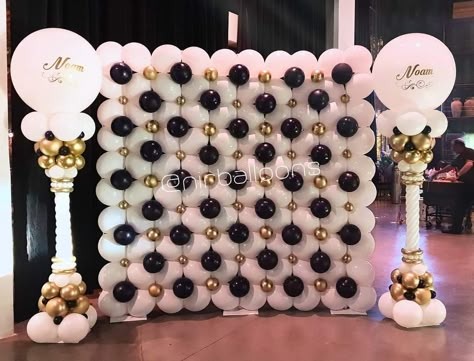 Prom Backdrop Ideas, Prom Balloons, Prom Backdrops, Masquerade Party Decorations, Wedding Balloon Decorations, Balloon Crafts, Green Balloon, Backdrop Ideas, Birthday Balloon Decorations