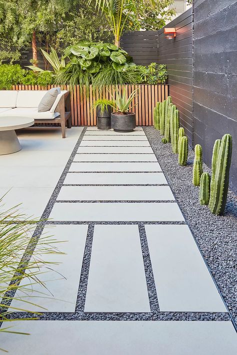 Slate Pavers Walkways, Pea Pebble Patio Backyard Ideas, Pea Gravel Walkway With Stepping Stones, Sideyard Pathway Walkways, Stepping Stones In Gravel, Gravel And Stepping Stone Side Yard, Rock Pathway Ideas Walkways Gravel Path, Desert Plants Landscaping, Concrete Pavers Walkway