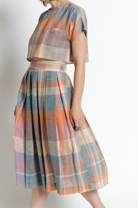 Linen Style Fashion, Fashion Rules, Vestidos Retro, Crop Top And Skirt, Pastel Plaid, Fashion Attire, Stylish Dress Designs, Style Trends, Martha Stewart