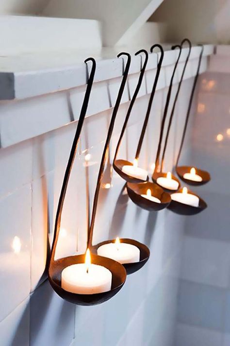 Old Soup Ladles Turned Into Candles #repurpose #reuse #kitchen #utensil #decorhomeideas Ladle Candle Holder, Diy Lampe, Unique Candle Holders, Old Kitchen, Unique Candles, Cool Ideas, Tealight Candle Holders, Kitchen Stuff, Tealight