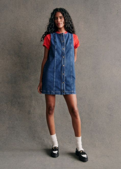 Leonie Dress - Denim Blue - Organic cotton - organic textile - Sézane Thesis Outfit, Denim Overall Dress Outfit, Denim Short Outfits, Denim Dress Style, Denim Dress Fall, Vestiti In Jeans, Colorful Summer Outfits, Denim Dress Outfit, Vintage Denim Dress