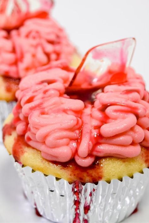 Bloody Broken Glass Cupcakes | "Five stars for presentation! Excellent for Halloween!" #halloween #halloweenrecipes #halloweenideas Broken Glass Cupcakes, Edible Blood, Glass Cupcakes, Halloween Muffins, Desserts Halloween, Brain Cupcakes, Halloween Baking, White Cake Mixes, Cherry Pie Filling