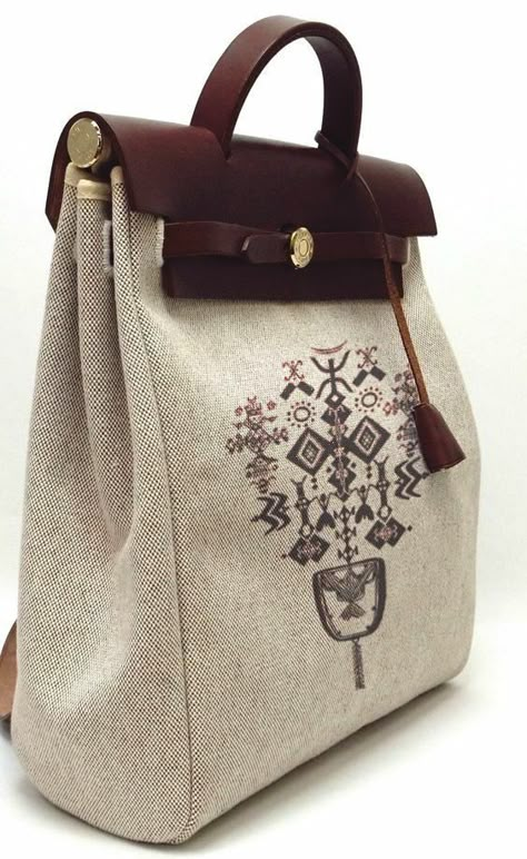 Jute Bags Design, Sac Diy, Diy Bag Designs, Diy Bags Purses, Embroidery Bags, Diy Handbag, Fancy Bags, Crochet Items, Embroidered Bag