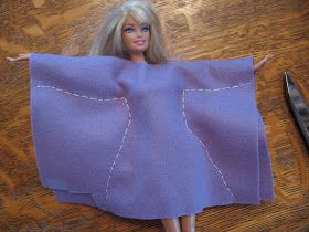 Almost Unschoolers: Simple Felt Barbie Clothes Free Barbie, Sewing Barbie Clothes, Barbie Sewing Patterns, Barbie Doll Clothing Patterns, Diy Barbie Clothes, Doll Clothes Patterns Free, Barbie Outfits, Crochet Barbie Clothes, Dolls Clothes Diy