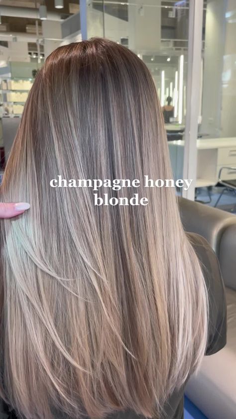 balayagehair Natural Beige Hair, Hoc Summer Hair Colors, Cream Blonde Hair Balayage, Root Melt Brunette To Blonde, Ashy Bronde Balayage, 2025 Color Trends, Balliage Hair, Cream Blonde Hair, Colored Hair Roots