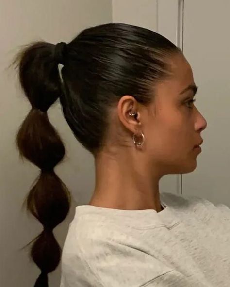 Best Tips for Healthy, Happy Hair - Society19 Naomi Anwer, Cute Ponytail Hairstyles, Bubble Braid, Trendy Bob Hairstyles, Bubble Ponytail, Ponytail Hairstyles Easy, Ponytail Hairstyle, Cute Ponytails, Braided Half Up