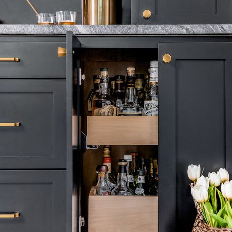 Small Dry Bar Nook, Small Bar Cabinet Ideas For Home, Home Bar Storage Ideas, Wet Bar Storage Ideas, Dining Room Dry Bar Ideas, Wet Bar Wine Storage, Dry Bars Ideas For Home, Built In Bar Nook In Living Room, Dry Bar Design Ideas