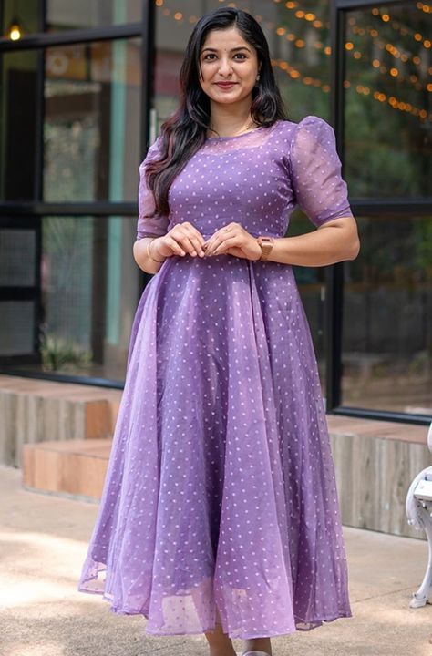 Net Sleeves Designs For Kurti, Saree Models Latest, Latest Long Frocks With Sarees, Half Saree Models, Half Saree Models Latest, Half Saree Ideas, Lavender Dress Casual, Vintage Prom Dresses Long, Sarees Ideas