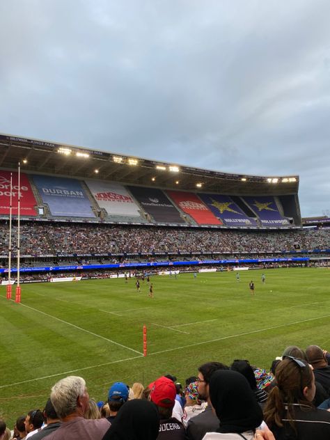 Stadium Rugby Match Aesthetic, Rugby Wag, Rugby Aesthetic, Gerard Gibson, Rugby Field, Ocean Air Salty Hair, Rugby Games, Sports Field, Chloe Walsh