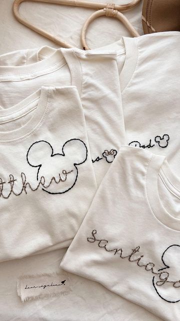 Embroidered Disney Shirt, Diy Disney Sweatshirts Patches, Disney Christmas Embroidery Designs, Disney Embroidery Designs Shirts, Disney Embroidery Shirts, Hand Embroidery Disney, Disney Embroidery Patterns, Disneyworld 2024, Embroidery Sweater Diy