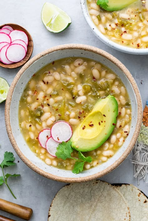 Tomatillo Soup, Tomatillo Recipes, Simple Veganista, Vegan Soup Recipes, Vegan Soups, Health Nut, Gf Recipes, White Bean, Vegan Lunch