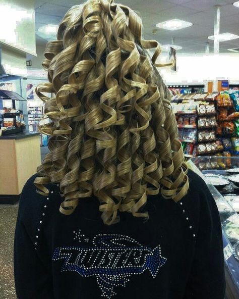 Cheer Curls, Cheer Hairstyles, School Cheer, High School Cheer, Cheer Hair, Hairstyles Curly Hair, Hairstyles Curly, Gorgeous Hair, Hair Hacks