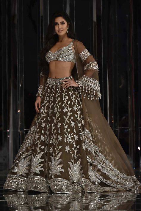 Manish Malhotra Presents his Haute Couture 2018-2019 Collection ‘ZWEEN Pastel Color Lehenga, Manish Malhotra Dresses, Manish Malhotra Designs, Manish Malhotra Bridal, Manish Malhotra Collection, Bridal Lehenga Collection, Indian Bridal Lehenga, Manish Malhotra, Jw Marriott