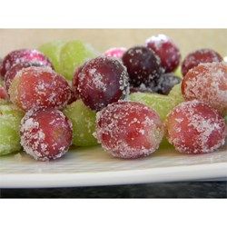 "Spa"ctacular Frozen Grapes - Allrecipes.com Frozen Grapes Recipe, Frozen Grapes, Grape Recipes, Healthy Vegan Snacks, Vegan Snacks, Fruit Recipes, Frozen Treats, Appetizers For Party, Going Vegan