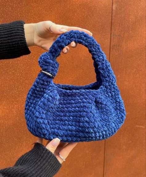 Velvet Crochet Bag, Mini Crochet Bag, Chunky Yarn Crochet, Diy Crochet Bag, Crochet Fairy, Free Crochet Bag, Crochet Stitches Free, Crochet Bag Tutorials, Yarn Bag