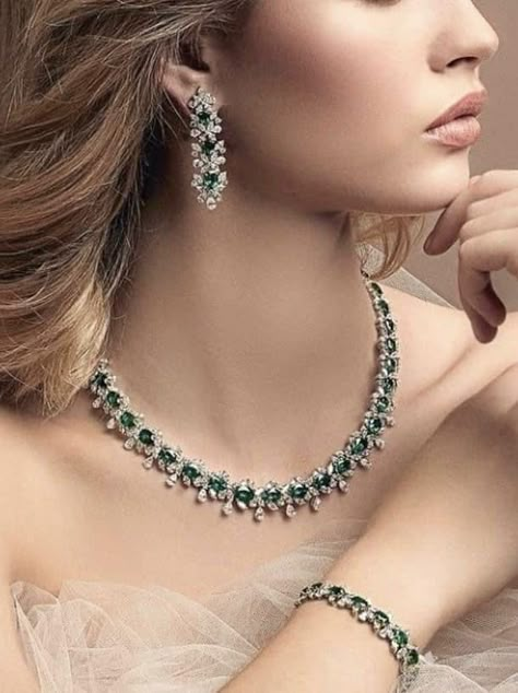 Diamond Sets Necklace Indian, Real Diamond Necklace, Diamond Jewelry Set, Fancy Jewelry Necklace, Diamond Necklace Designs, Trending Necklaces, Indian Jewelry Sets, Diamond Necklace Set, Diamond Jewelry Designs