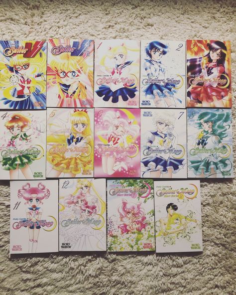 Sailor Moon Manga Collection, Sailor Moon Birthday, Sailor Moon Funny, Saylor Moon, Makoto Kino, Moon Book, Sailor Moon Stars, Sailor Scout, Sailor Moon Fan Art