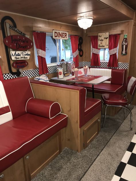 Red Camper Interior, Rockabilly Kitchen, Retro Diner Decor, Rockabilly Decor, Max Holloway, Basement Decoration, Glamper Camper, Vintage Camper Interior, 50s Diner