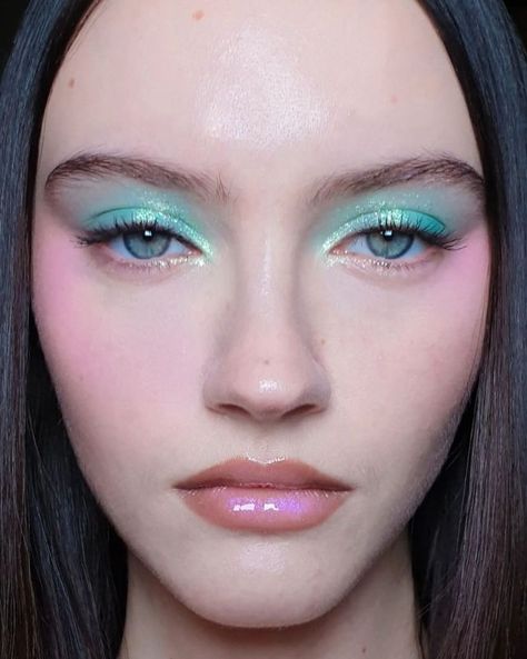 Commercial Makeup, Turquoise Makeup, Turquoise Eyeshadow, Magic Ingredients, Zodiac Fashion, Glitter Fairy, 2023 Makeup, Funky Makeup, Maquillage On Fleek