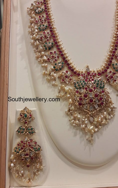 new model guttapusalu haram Guttapusalu Haram, Antique Charms, Heavy Jewelry, Pakistani Jewellery, Clean Gold Jewelry, Antique Gold Jewelry Indian, Floral Work, Jewellery Bridal, Antique Pins