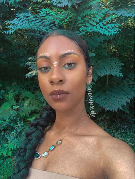 Water Goddess Makeup Look, Tribe Makeup, Native Makeup, Native American Makeup Women, Mother Earth Makeup, Indigenous Makeup, Ethereal Makeup Goddesses, Hawaiian Makeup, Pocahontas Makeup