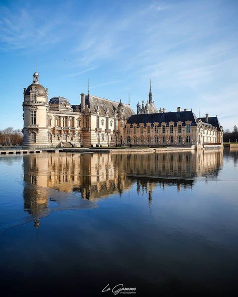 Palace Exterior, Chantilly France, Europe Castles, Cities In France, Castle Architecture, France Architecture, Hotels In France, The Sun King, France Fashion