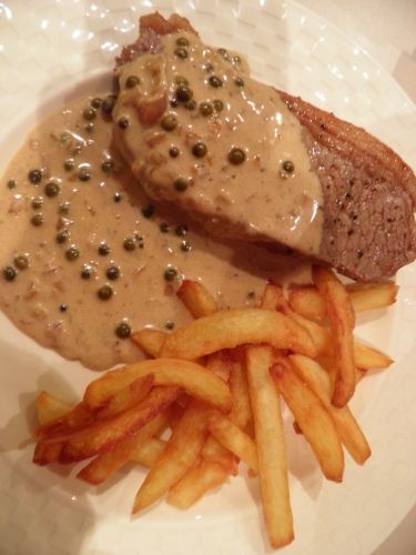 Steak Poivre, Sauce Poivre, Sauce Au Poivre, Steak Au Poivre, Chicken Steak, Steak Sauce, Chutney, Hummus, Beef Recipes