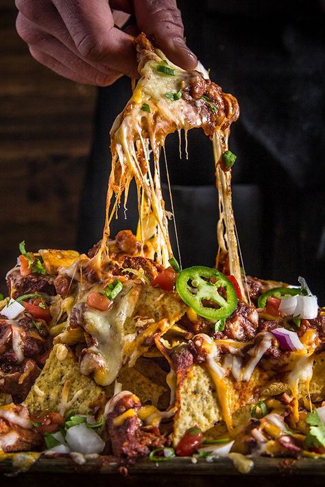 Fast Food Ideas, Brisket Nachos, Nachos Recipe Beef, Smoked Chili, Traeger Grill Recipes, Smoked Sausage Recipes, Traeger Recipes, Smoked Meat, Smoked Brisket