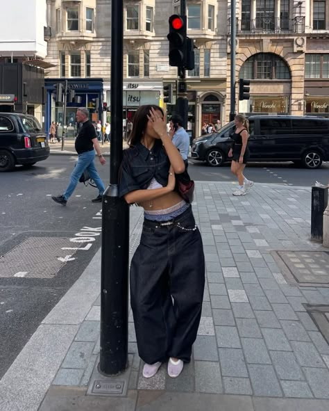 Happy Sunday 🫶 Featuring some inspo for the ladies #highstreetvision Taiwan Street Fashion, Streetwear Poses Photo Ideas, Black Long Sleeve Outfit, Easy Diy Clothes, Streetwear Fits, Streetwear Aesthetic, Foto Poses, Fire Fits, Looks Street Style