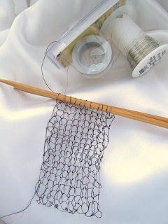 Wildflower Designs: My Creative Space ... Wire Knitting Costume Crochet, Crochet Wire, Wire Knitting, Wire Crochet Jewelry, Wire Art Sculpture, Knitted Wire, Wire Jewelry Making, Wire Jewelry Tutorial, Wire Crochet