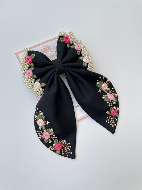 Floral Hair Bow, baby headbands are hand embroidered with love.  The length of our buckle is 21 cm.Please select the buckle number and specify it in the message. If not specified, 8 cm automatic clip buckle will be used.  I can embroider names or letters within your specification. Ideal gifts for her; mother, sister, girlfriend, grandchild.Perfect for daily use. Can be a lovely birthday gift or a holiday gift. Perfect for children and adults. It is carefully wrapped and sent. The fabric of the p Embroider Names, White Hair Bow, Embroidered Hair Bows, Diy Hair Accessories Ribbon, White Hair Bows, Embroidery Wall Art, Long Hair Wedding Styles, Bead Charms Diy, Baby Hair Bows