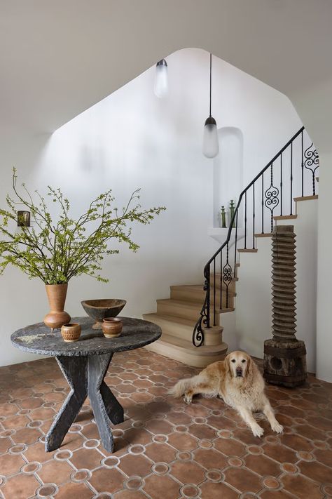 Joe Lucas Los Feliz Los Angeles House Spanish Revival Interior, Indian Apartment, Los Angeles Interior Design, Round Sofa, Shine The Light, Spanish Revival, California Cool, Spanish House, Soho House