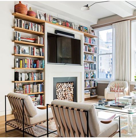 Beautiful Home Library, Library Fireplace, Home Library Rooms, Home Library Design, Interiors Magazine, Home Libraries, Minimalist Home Decor, A Living Room, Home Library