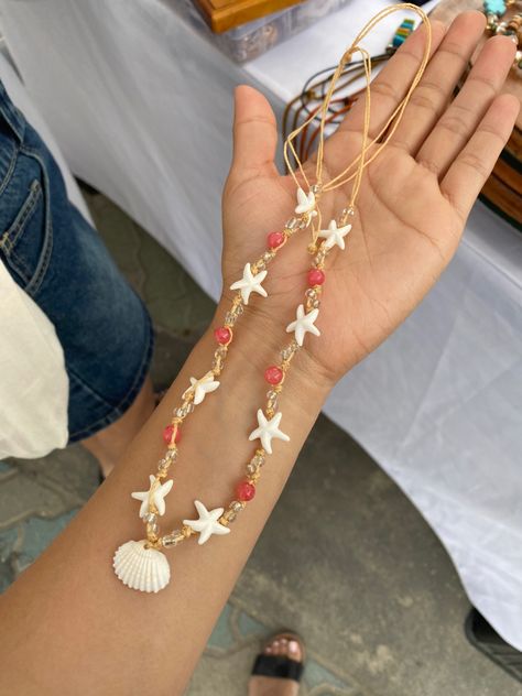 Found this while shopping at Huntington beach :) 🌊🌺🐚  #necklace #beach #shellnecklace Beach Wedding Hair Accessories, Seashell Art Diy, Dope Jewelry Accessories, Diy Sandals, Beachy Jewelry, Beach Necklace, Beach Bracelets, Seashell Jewelry, Dope Jewelry