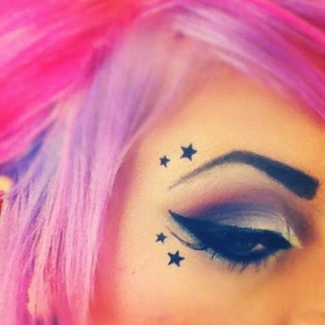 <3 Love this! Red Star Tattoo, Star Face Tattoo, Rock Star Makeup, Tattoo On Face, Small Face Tattoos, Kelly Eden, Small Star Tattoos, Face Tattoos For Women, Star Face