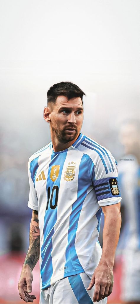 Lionel Messi Wallpaper 4K https://twitter.com/j4vibenitez/status/1800023460476826101?s=19https://twitter.com/j4vibenitez/status/1800023460476826101?s=19 Lionel Messi Wallpapers 4k, Messi Wallpaper, Messi World Cup, Soccer Pro, Messi Poster, Messi Fans, World Cup Jerseys, Argentina National Team, Men's Soccer Teams