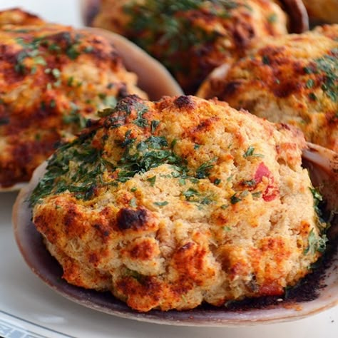 Stuffies Recipe, Baked Clams Recipe, Yankee Recipes, Seafood Mussels, Clam Recipe, Stuffed Clams, Clams Recipe, Clams Casino, Shell Fish