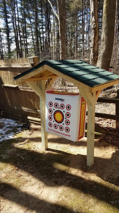 Buck Pole Ideas, Backyard Bow And Arrow Range, Archery Range Backyard, Backyard Archery Range Diy, Archery Range Ideas, Archery Backstop, Archery Stand, Archery Target Stand, Diy Archery Target