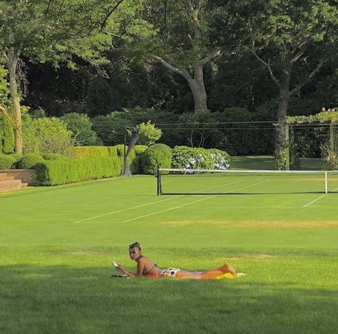 lying in a green field and tennis court 2023 Mood, Italian Summer, Summer Feeling, Summer Dream, European Summer, Instagrammer, Future Life, The Grass, Bella Hadid