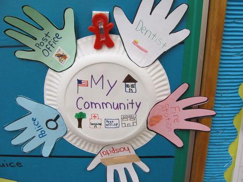 My Community Helpers Wreath Prek Community Helpers, Community Helpers Art, Community Helpers Week, Community Heroes, Community Helpers Preschool Crafts, Community Helper Lesson, Community Helpers Kindergarten, Community Helpers Crafts, Community Helpers Preschool Activities