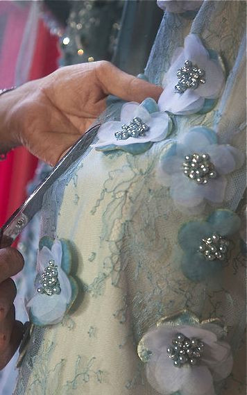 Embellishment idea: Georges Hobeika Tambour Beading, Haute Couture Embroidery, Diy Rose, Tambour Embroidery, Couture Embroidery, Georges Hobeika, Embroidery Fashion, Embroidery Ideas, Embroidery Tutorials